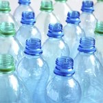 Co oznaczają symbole na dnie butelek z wodą?