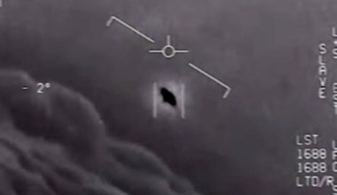 Co Pentagon wie o UFO? Tajny raport ujrzał światło dziennie