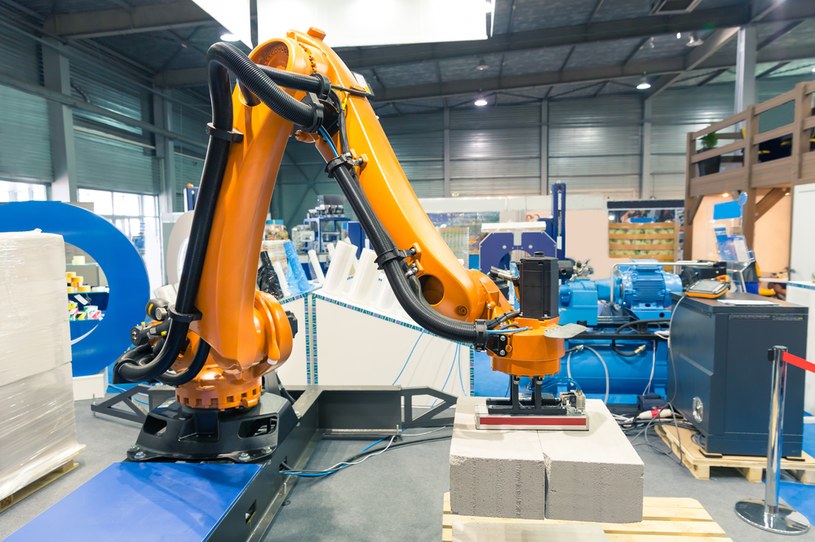 Co piąta firma przyznaje, że aktualnie w przedsiębiorstwie wdrażane są rozwiązania z zakresu automatyzacji lub/i robotyzacji /123RF/PICSEL