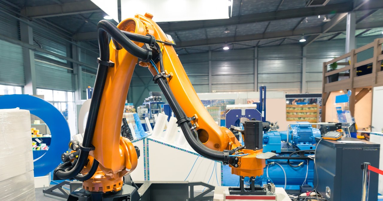 Co piąta firma przyznaje, że aktualnie w przedsiębiorstwie wdrażane są rozwiązania z zakresu automatyzacji lub/i robotyzacji /123RF/PICSEL