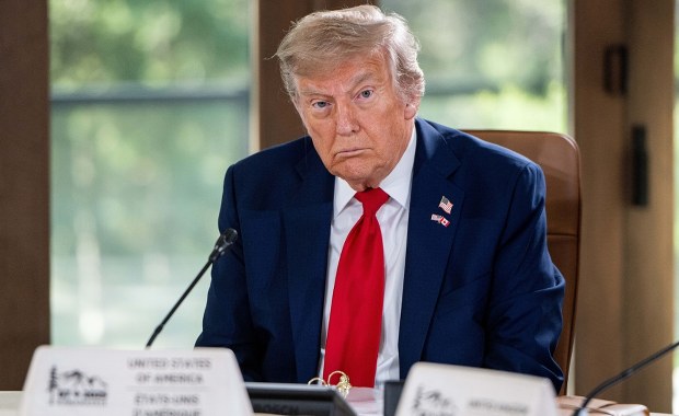 Co planują Amerykanie? Nagła decyzja Trumpa o powrocie do kraju