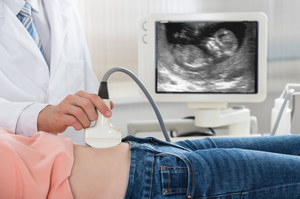 Co powinno się stać z zakazem aborcji? Nowe wyniki sondażu