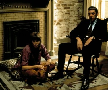 Co prawda w thrillerze "Klute" (1971) pierwsze skrzypce grała Jane Fonda (Oscar dla najlepszej aktorki), jednak to właśnie Donald Sutherland zagrał tytułową postać detektywa próbującego rozwiązać zagadkę tajemniczego zniknięcia pewnego biznesmena.