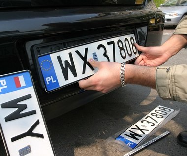 Co robić, gdy ukradną tablice rejestracyjne i czy można jeździć autem?