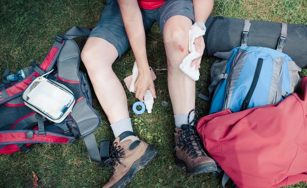 Co robić, gdy zranimy się na urlopie?