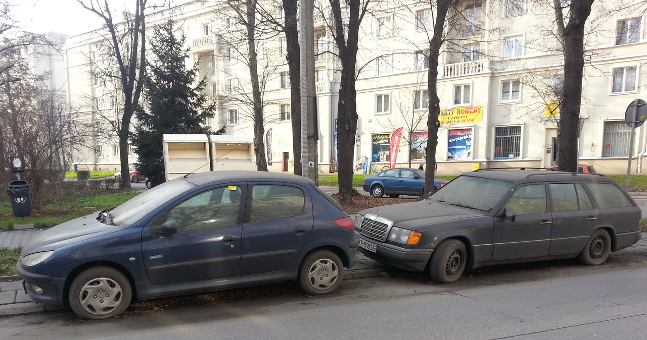 Co robić z takimi samochodami? /INTERIA.PL