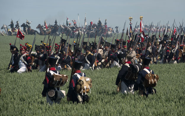 Co roku pod Waterloo rekontruowana jest ostatnia bitwa Napoleona /JOHN THYS /AFP