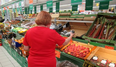 Co się dzieje z cenami na targowiskach? Borówka i cykoria tylko na zasobną kieszeń, papryka i pomidory już nie 