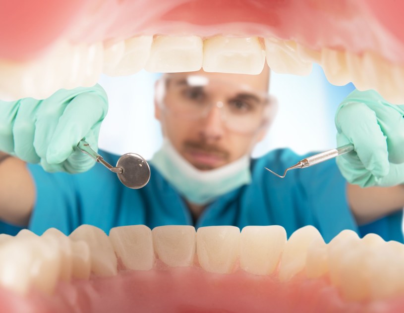 Co się wydarzyło w trakcie wizyty u dentysty? /123RF/PICSEL