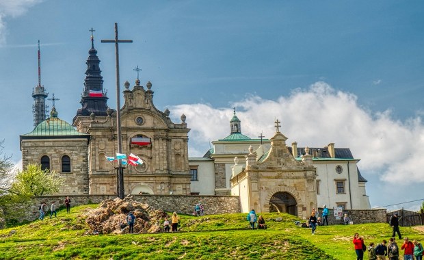 Co skrywają podziemia najstarszego sanktuarium w Polsce? Niezwykłe tajemnice Świętego Krzyża 