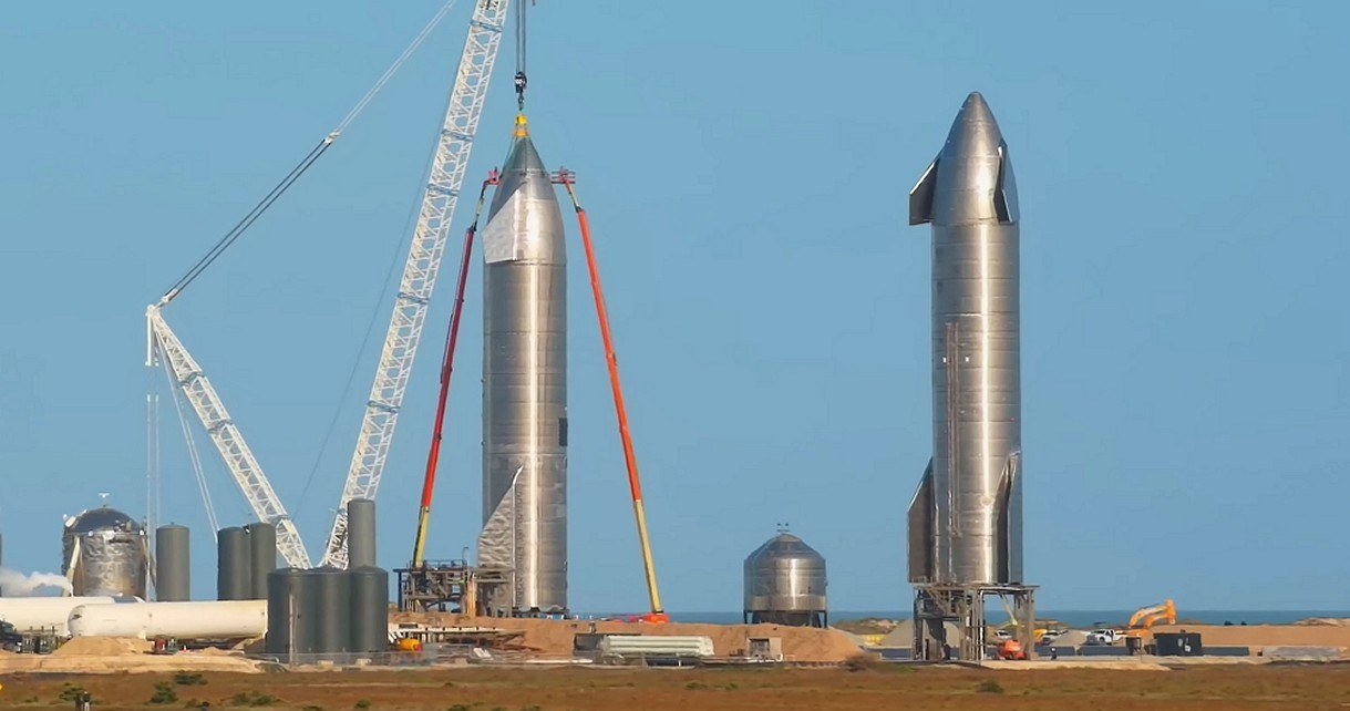 Co tam jeden, gdy można mieć dwa statki Starship. SpaceX szykuje się do lotów prototypów /Geekweek