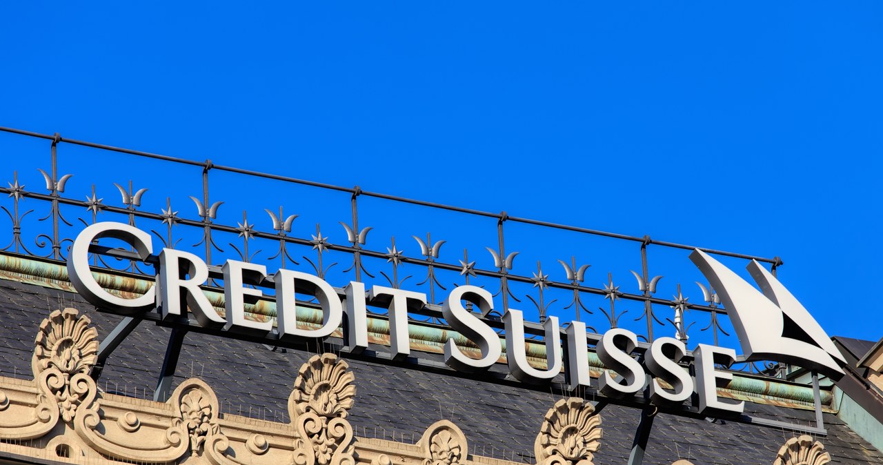 Co tydzień setki pracowników rezygnują z pracy w Credit Suisse /123RF/PICSEL