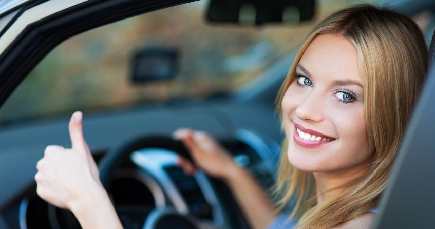 Co warto wyłączyć w swoim aucie? /123RF/PICSEL