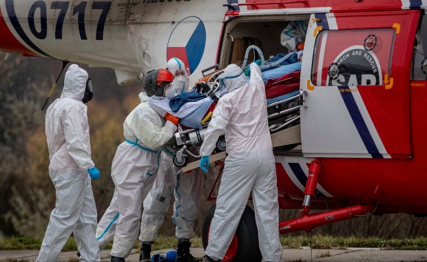 Co wiemy o wariancie Omikron?