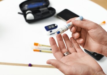 Co wywołuje cukrzycę? Ekspert: Choroba, na którą często pracujemy całe życie