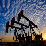 ​Co z cenami ropy po ataku na Iran? Analitycy przedstawiają możliwe scenariusze