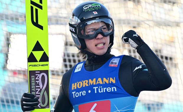 Co za konkurs w Innsbrucku! Japończyk powstrzymał Domena Prevca