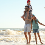 Co zabrać ze sobą na plażę? Praktyczna lista, która ułatwi Ci pakowanie! 