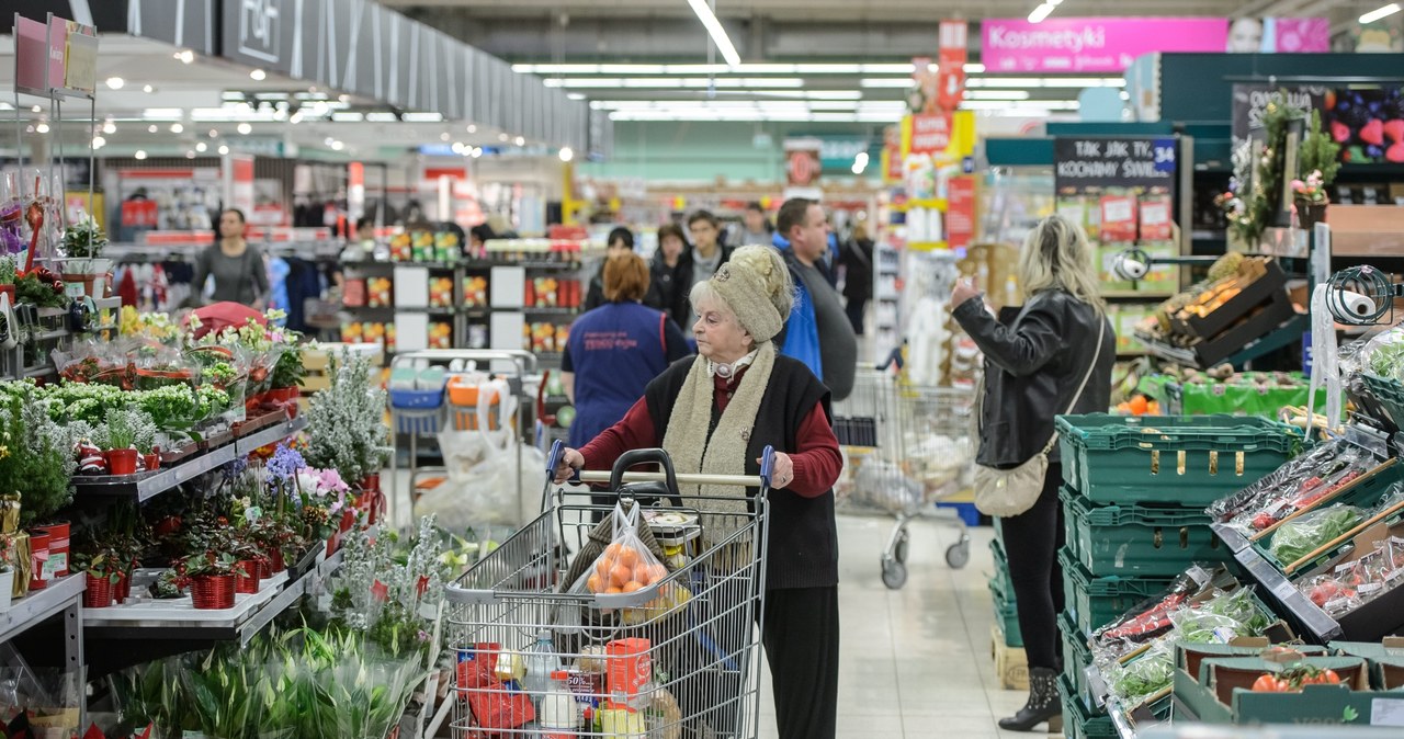 Co zdrożało najbardziej? W czołówce olej, cukier i cebula 