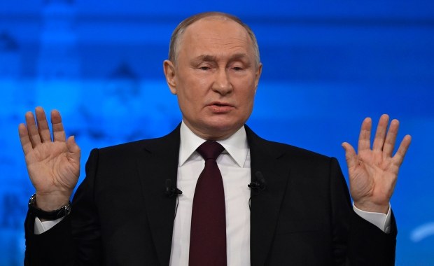 Co ze spotkaniem Trumpa z Putinem? "Rosjanie będą zwodzić"