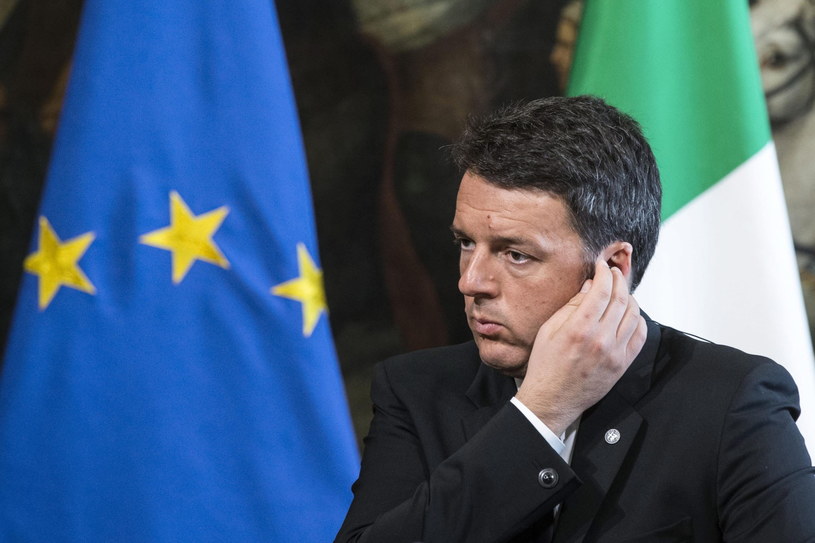 Co zrobi premier Renzi? /PAP/EPA