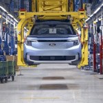 Co zrobić, gdy nie sprzedają się auta elektryczne? Zwolnić 1000 osób