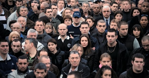 Co zrobić z OFE? /AFP