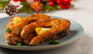 Co zrobić z olejem po smażeniu karpia? Wielu Polaków popełnia błąd