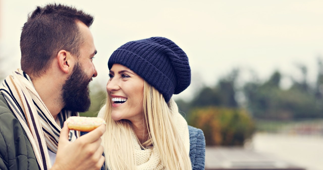 Co zrobić, żeby mieć szczęście w miłości? Odpraw rytuał z pączkiem. /123RF/Picsel, 123RF/Picsel /Pixel