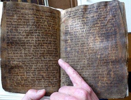 Codex Regius zawierający poemat "Voluspá". /Clive Oppenheimer /Materiały prasowe