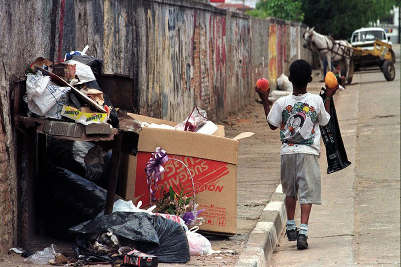 Codziennie w Sao Paulo wyrzuca się 40 tys. ton śmieci /AFP