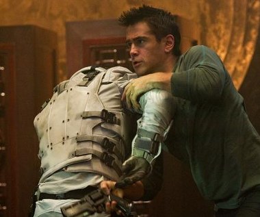 Colin Farrell w scenie z filmu "Pamięć absolutna"