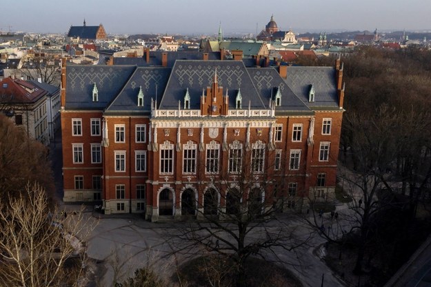 Collegium Novum Uniwersytetu Jagiellońskiego przy ulicy Gołębiej w Krakowie /	Łukasz Gągulski /PAP