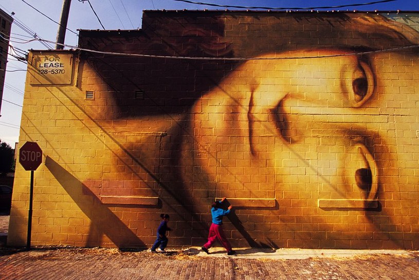 Columbus w stanie Ohio. Mural Mona Lisy na jednym z budynków mieszkalnych /Getty Images