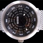 Concentric - zegarek najeżony liczbami