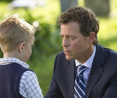 Connor Corum i Greg Kinnear w scenie z filmu "Niebo istnieje... naprawdę"