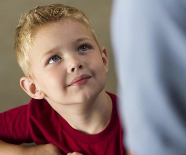 Connor Corum w scenie z filmu "Niebo istnieje... naprawdę"