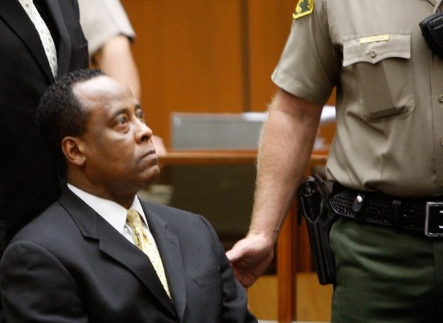 Conrad Murray nie czuje się winnym śmierci Michaela Jacksona - fot. Pool /Getty Images/Flash Press Media