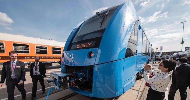 "Coradia iLint" może zrewolucjonizować regionalne przewozy pasażerskie nie tylko w Niemczech /AFP