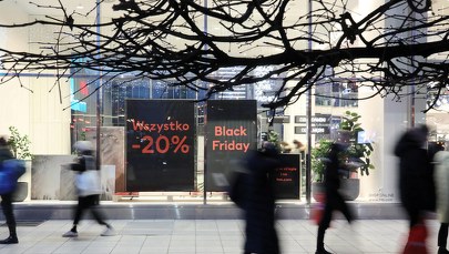 Coraz mniej klientów w galeriach handlowych 