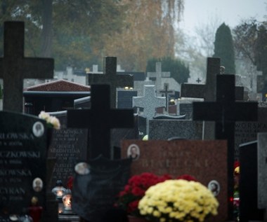 Coraz mniej miejsc na groby. Na krakowskich cmentarzach ogłoszono licytację 