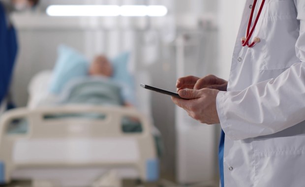 ​Coraz mniej ograniczeń w odwiedzinach w szpitalach