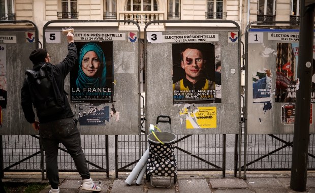 Coraz mniejsza przewaga Macrona nad Le Pen. W niedzielę wybory