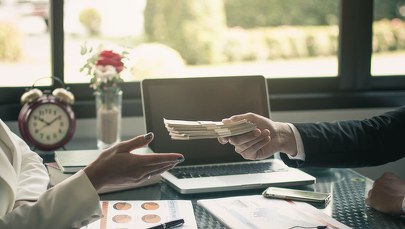 Coraz trudniej o podwyżki, chociaż presja płacowa rekordowo silna