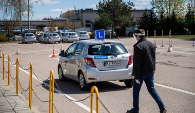 Coraz trudniej zdobyć prawo jazdy. System pada