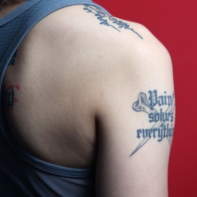 Coraz więcej amerykańskich firm nie chce zatrudniać osób z tatuażami /AFP