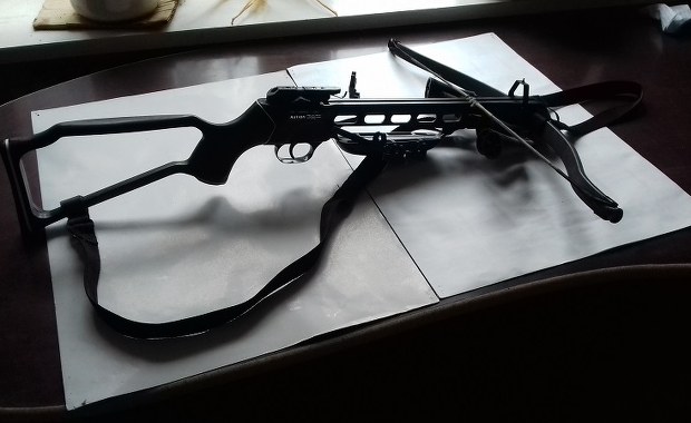 Coraz więcej broni trafia do Polski w przesyłkach z USA