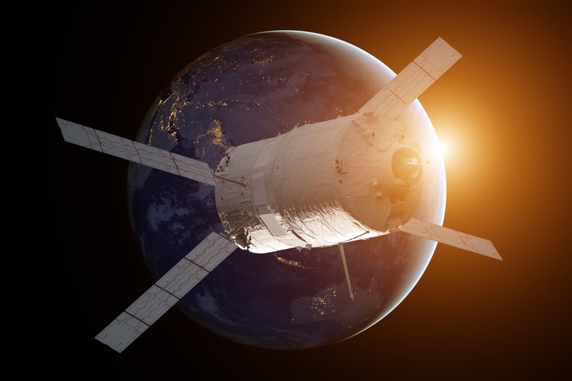 Coraz więcej firm konstruuje satelity /123RF/PICSEL