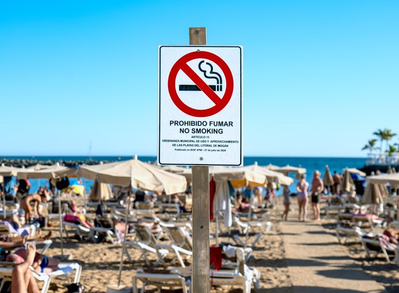Coraz więcej hiszpańskich plaż objętych jest zakazem palenia. W 2023 doszły nowe /123RF/PICSEL
