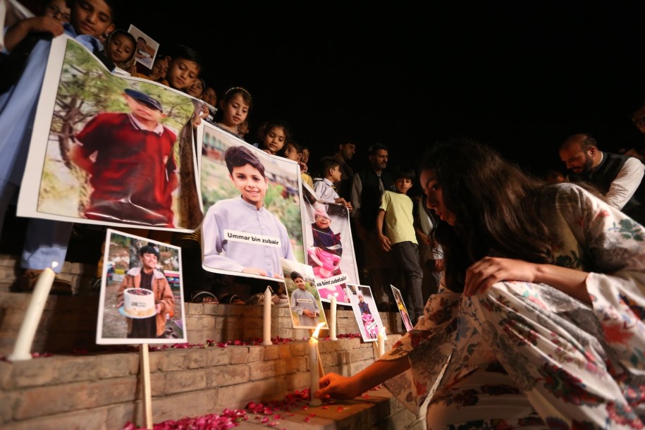 Coraz więcej ofiar w Kaszmirze /EPA/BILAWAL ARBAB /PAP/EPA